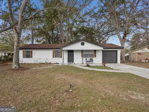 203 Holiday Cir, Savannah, GA 31419