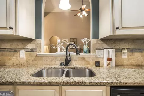 Kitchen - 312 Bridgehampton Way, Perry, GA 31069 photo 1 of 2