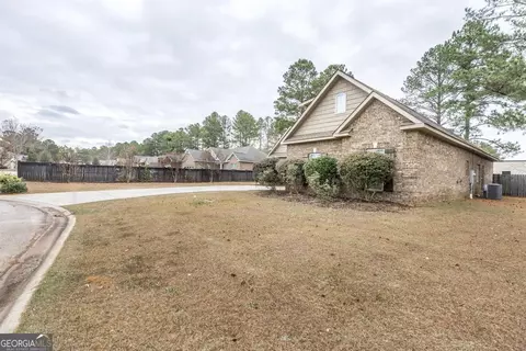 Exterior - 312 Bridgehampton Way, Perry, GA 31069 photo 4 of 12