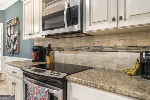 Kitchen - 312 Bridgehampton Way, Perry, GA 31069 photo 2 of 2