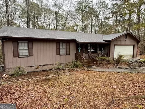17 Chattahoochee Dr, Hogansville, GA 30230
