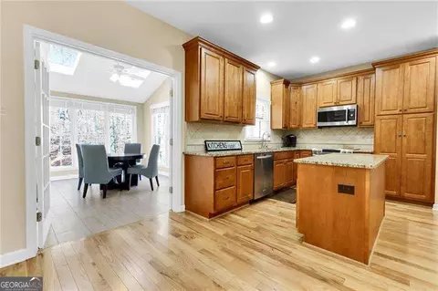 Kitchen - 4735 Gran River Gln, Peachtree Corners, GA 30096 photo 5 of 5