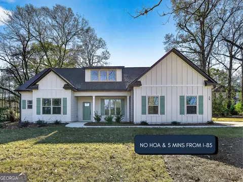 15 Couch St, Moreland, GA 30259