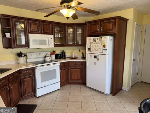 Kitchen - 255 Hugh Dr, Covington, GA 30016 photo 2 of 2
