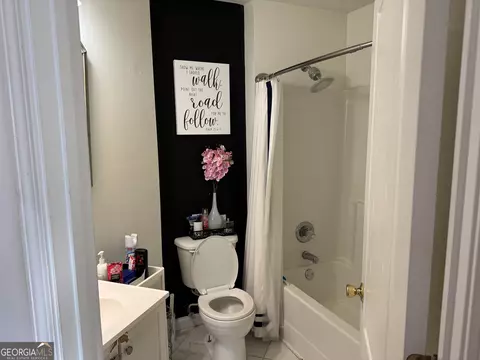 Bath - 255 Hugh Dr, Covington, GA 30016 photo 1 of 3