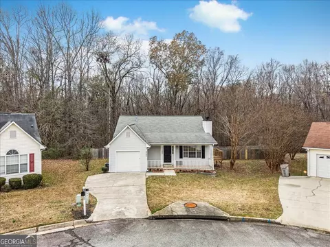 5781 Creekside Dr, Rex, GA 30273