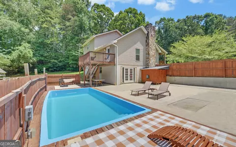Exterior - 46 Cedar Ridge Dr, Toccoa, GA 30577 photo 2 of 10