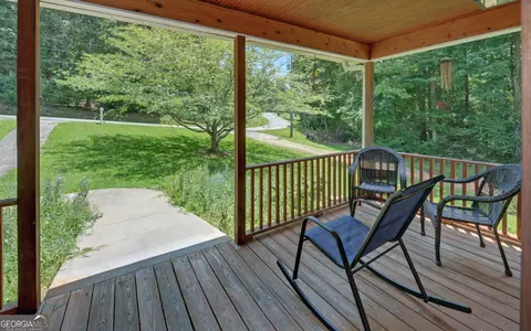 Exterior - 46 Cedar Ridge Dr, Toccoa, GA 30577 photo 4 of 10