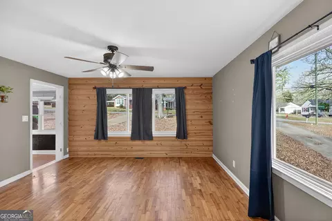 Living - 113 Maple St, Bremen, GA 30110 photo 2 of 4