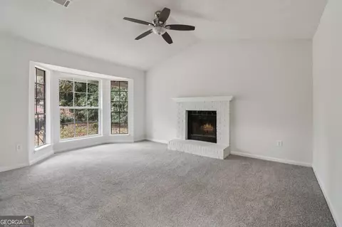 Living - 3307 Canterbury Trl, Rex, GA 30273 photo 3 of 4