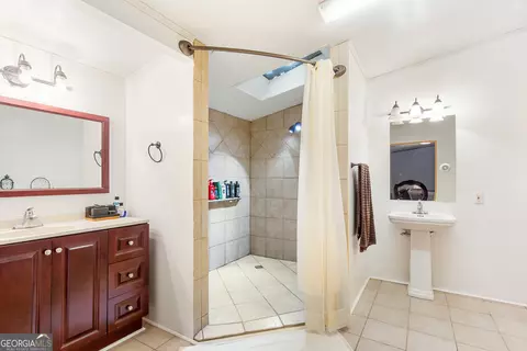 Bath - 294 Birch Rd, Franklin, GA 30217 photo 1 of 2