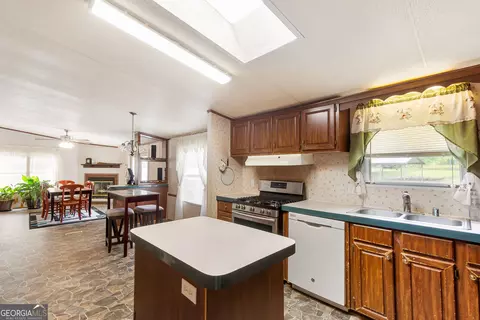 Kitchen - 294 Birch Rd, Franklin, GA 30217 photo 5 of 5
