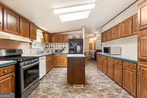 Kitchen - 294 Birch Rd, Franklin, GA 30217 photo 1 of 5