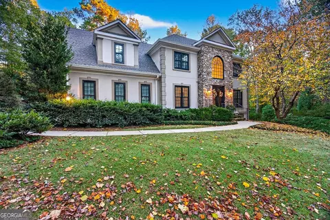102 Woodchase Dr, Lagrange, GA 30240