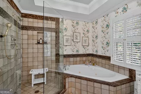 Bath - 102 Woodchase Dr, Lagrange, GA 30240 photo 2 of 4