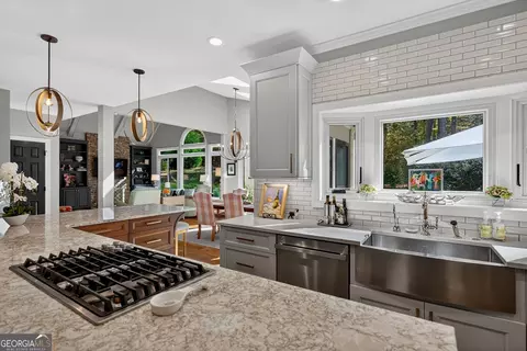 Kitchen - 102 Woodchase Dr, Lagrange, GA 30240 photo 4 of 5