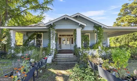 103 E Artesian Ave, Montezuma, GA 31063