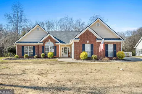 53 Pebble Creek Dr, Newnan, GA 30265