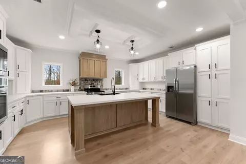 Kitchen - 24302 Highway 59, Commerce, GA 30530 photo 3 of 4