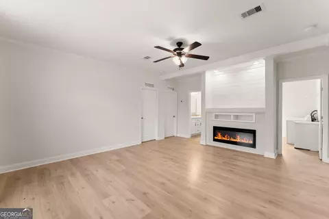Living - 24302 Highway 59, Commerce, GA 30530 photo 4 of 6