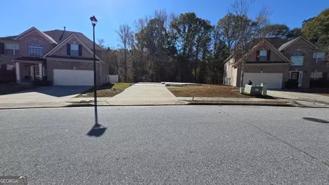 7681 Bowhead Ct, Fairburn, GA 30213