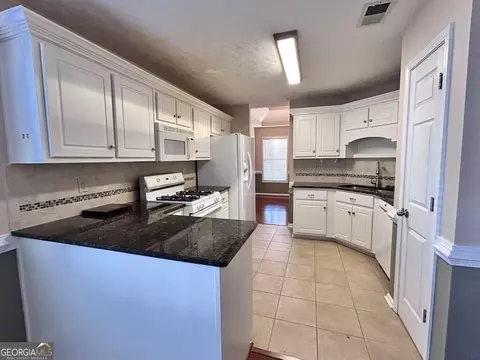 Kitchen - 70 Camerons Way, Covington, GA 30016 photo 1 of 2