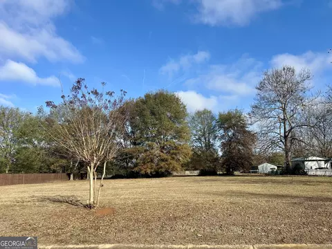 110 Dora Ln, Byron, GA 31008