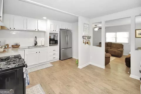 Kitchen - 37 Overbrook Dr, Lagrange, GA 30240 photo 2 of 3