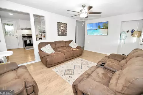 Entry Way - 37 Overbrook Dr, Lagrange, GA 30240 photo 2 of 2