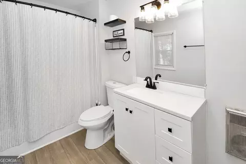 Bath - 37 Overbrook Dr, Lagrange, GA 30240 photo 1 of 2
