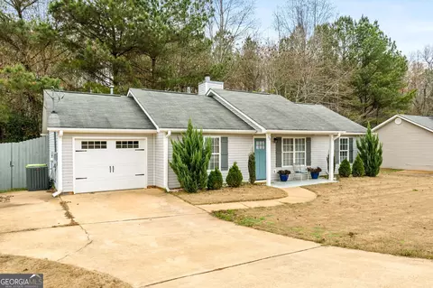49 Canterbury Dr, Grantville, GA 30220