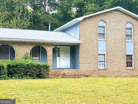 2587 Peyton Woods Trl, Atlanta, GA 30311