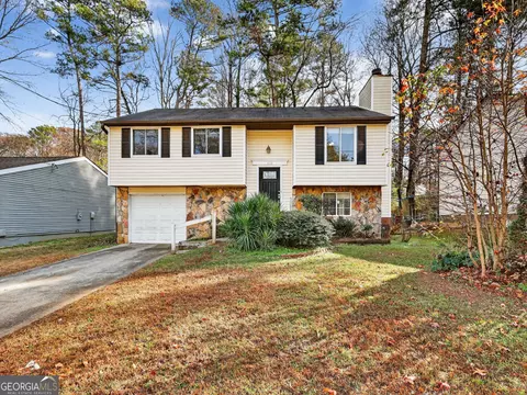 2058 Scarbrough Dr, Stone Mountain, GA 30088