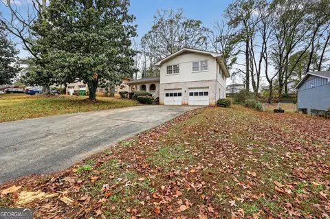 2713 Knollview Dr, Decatur, GA 30034