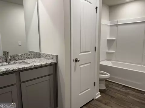 Bath - 133 Post Oak Dr #208, Jackson, GA 30233 photo 5 of 5