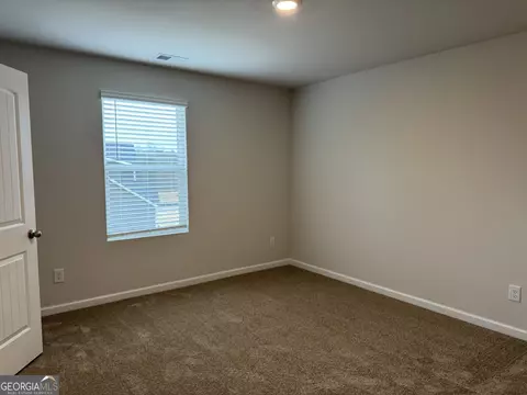Bedroom - 133 Post Oak Dr #208, Jackson, GA 30233 photo 2 of 4