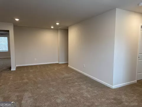 Living - 133 Post Oak Dr #208, Jackson, GA 30233 photo 4 of 4