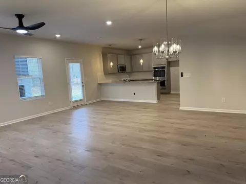 Living - 133 Post Oak Dr #208, Jackson, GA 30233 photo 2 of 4