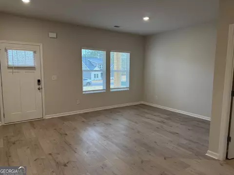 Living - 133 Post Oak Dr #208, Jackson, GA 30233 photo 1 of 4