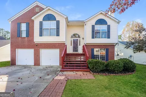 5899 Eagles Feather Ln, Riverdale, GA 30274