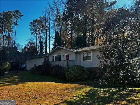 29 Rhodes Dr, Marietta, GA 30068