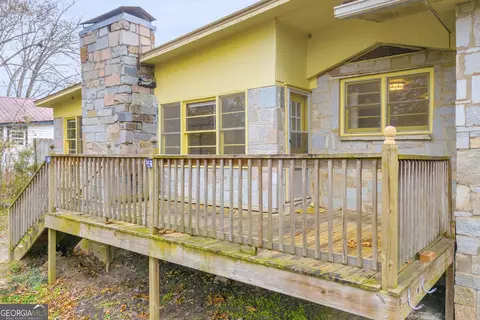 Exterior - 132 Queen St, Toccoa, GA 30577 photo 3 of 8