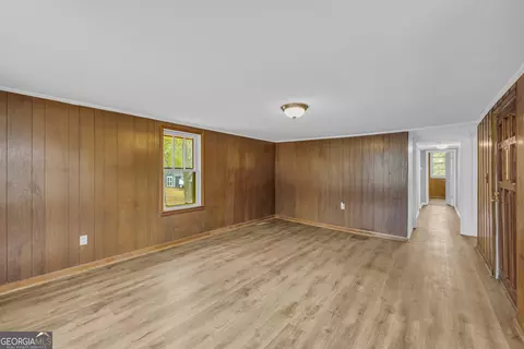 Living - 132 Queen St, Toccoa, GA 30577 photo 4 of 5