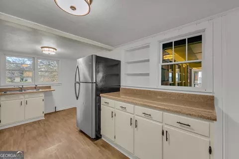 Kitchen - 132 Queen St, Toccoa, GA 30577 photo 2 of 4