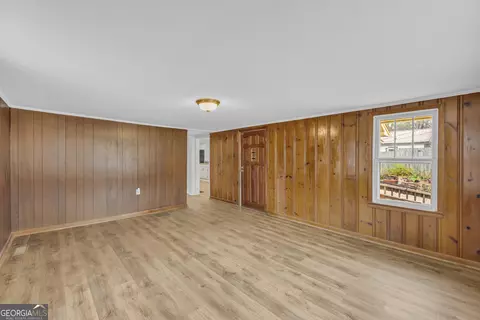 Living - 132 Queen St, Toccoa, GA 30577 photo 3 of 5