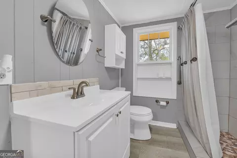 Bath - 132 Queen St, Toccoa, GA 30577 photo 3 of 3