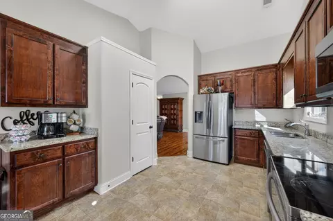 Entry Way - 336 Dixie Ct, Mount Airy, GA 30563 photo 3 of 3