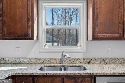 Kitchen - 336 Dixie Ct, Mount Airy, GA 30563 photo 2 of 2