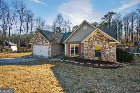 Exterior - 336 Dixie Ct, Mount Airy, GA 30563 photo 2 of 8