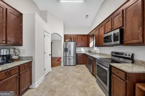 Kitchen - 336 Dixie Ct, Mount Airy, GA 30563 photo 1 of 2